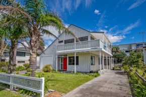 Retreat at Tapeka Point - Russell Holiday Home